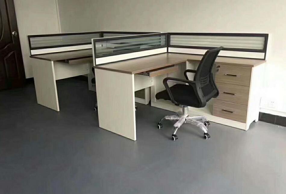 點擊查看商品:屏風(fēng)工位1